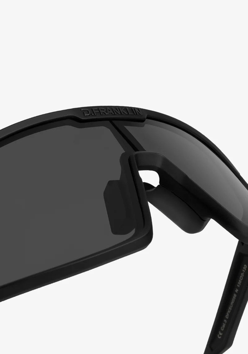 Wind Black / Black