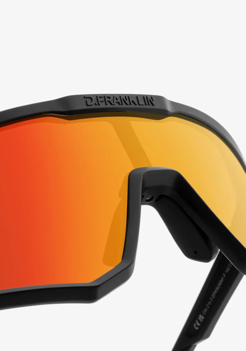 Hurricane Black / Red
